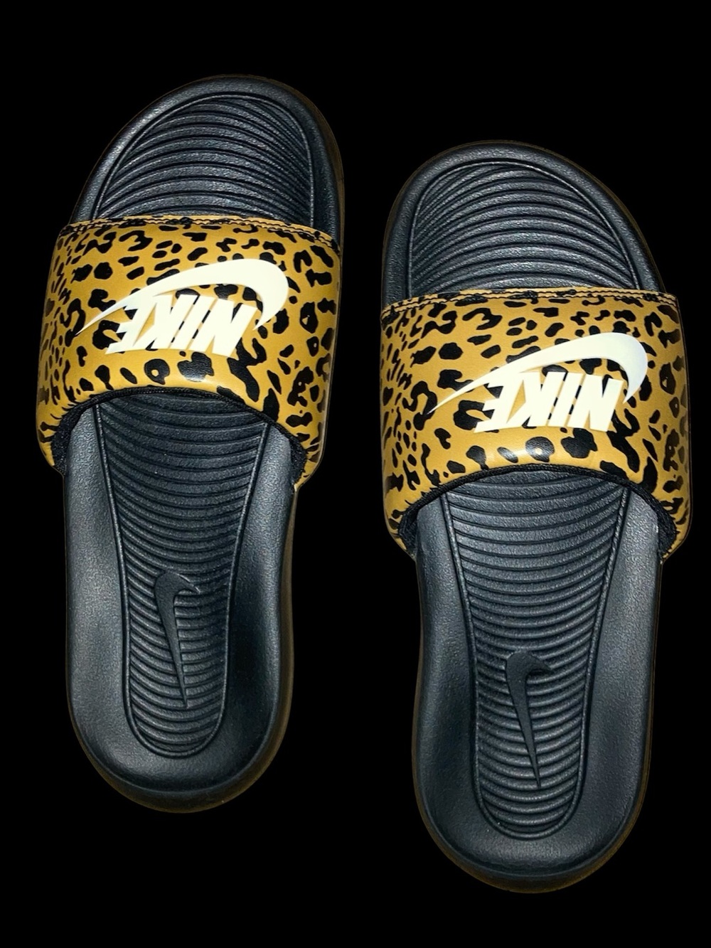 Nike Leopard Offcourt Slides. Size 8